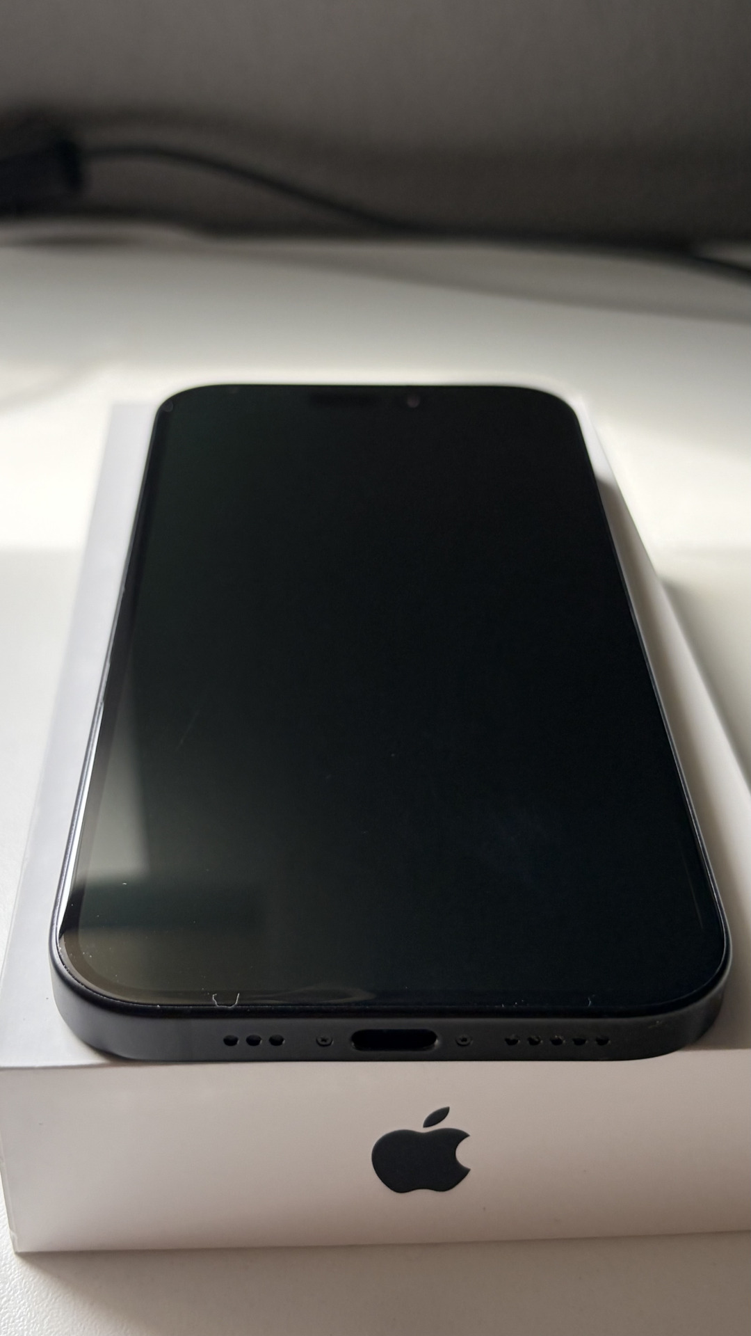 iPhone 15 Negro - 128GB - Semi Nuevo