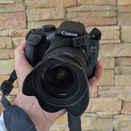 Canon T6 + 18-55mm IS II – 4.100 disparos